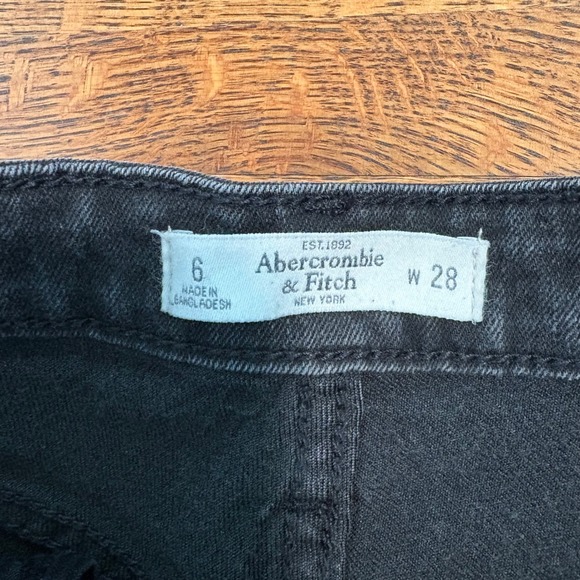 Abercrombie & Fitch Womens Black Distressed Denim‎ Shorts Size 6/W28 - Picture 3 of 6